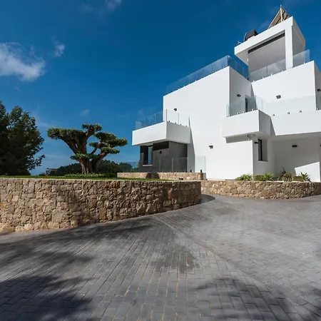 Bella Villa *