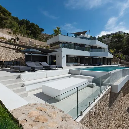 Bella Villa *