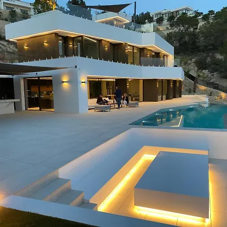 Bella Villa *